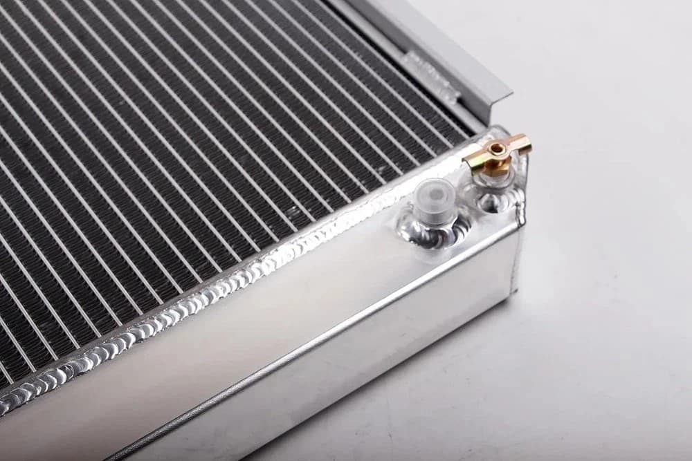 3 Row Core Aluminum Radiator For Toyota 4 Runner Pickup DLX SR5 Base Truck 3.0L 4