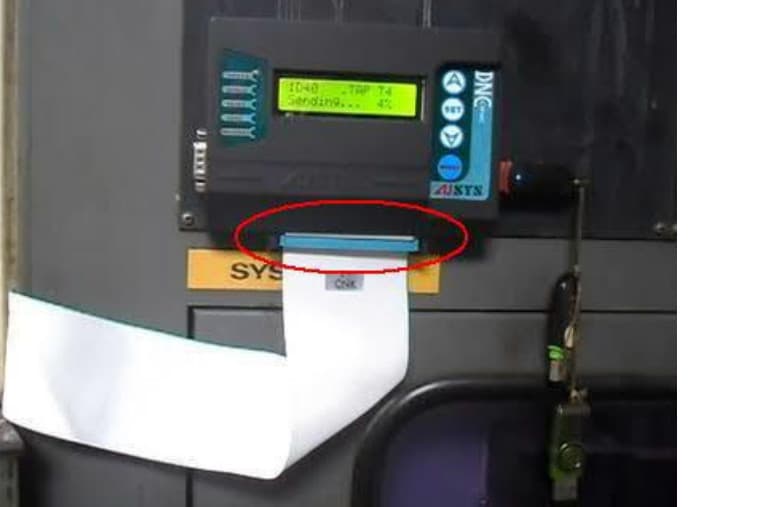 DNC ONE, DNC ADVANCE, transmits the program G code to the CNC machine. 6