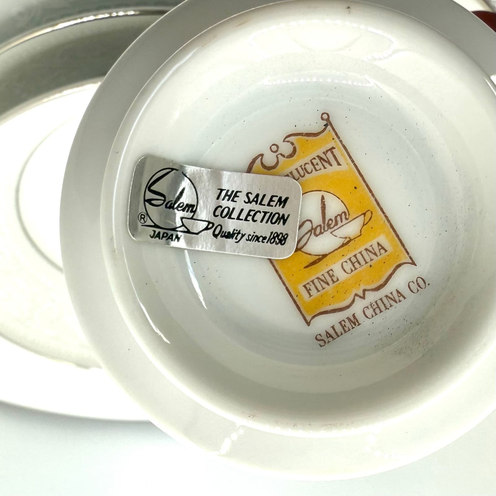 VTG NOS Salem 4 Piece Place Setting for One White/Silver Translucent China Japan 5