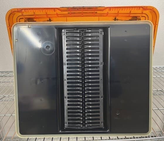 Spectra FOUP Entegris AutoPod 300mm (12"), 26 Wafer capacity, Amber 3