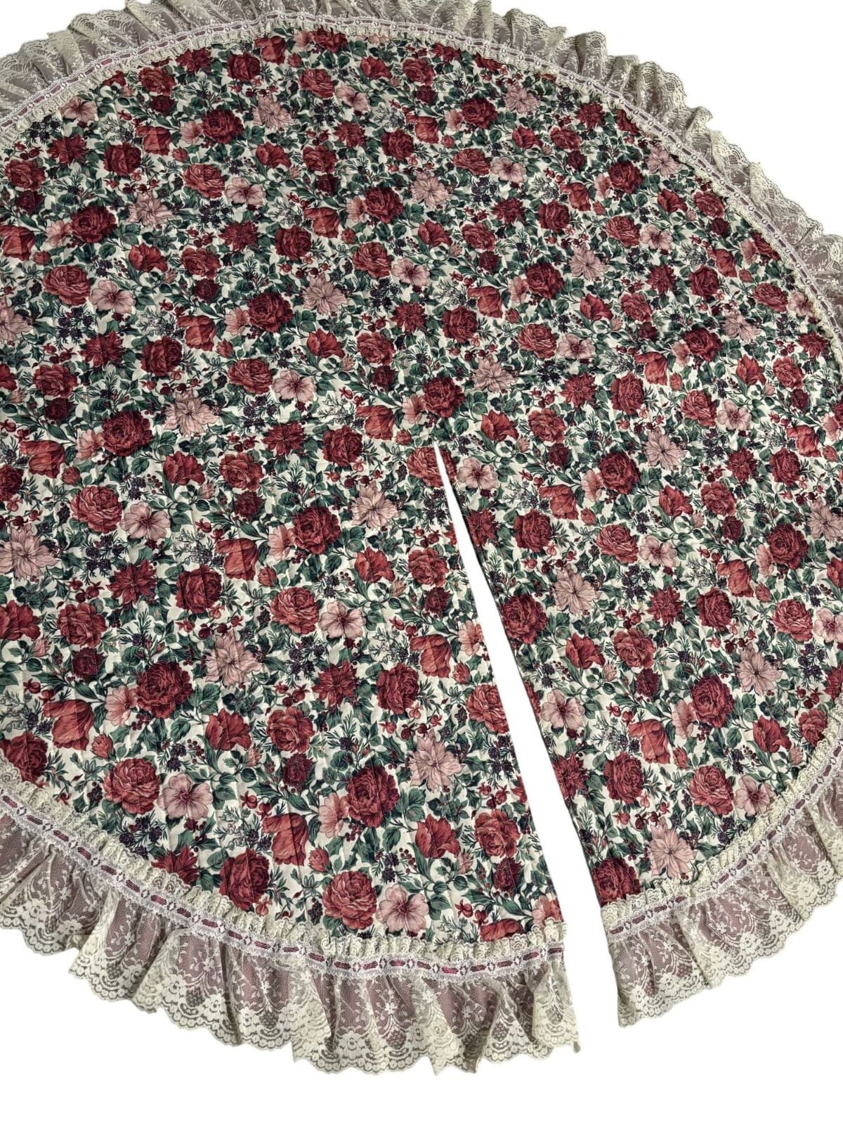 Vintage Shabby Grandma Cottage Floral Quilted Christmas Tree Skirt Lace Trim 2
