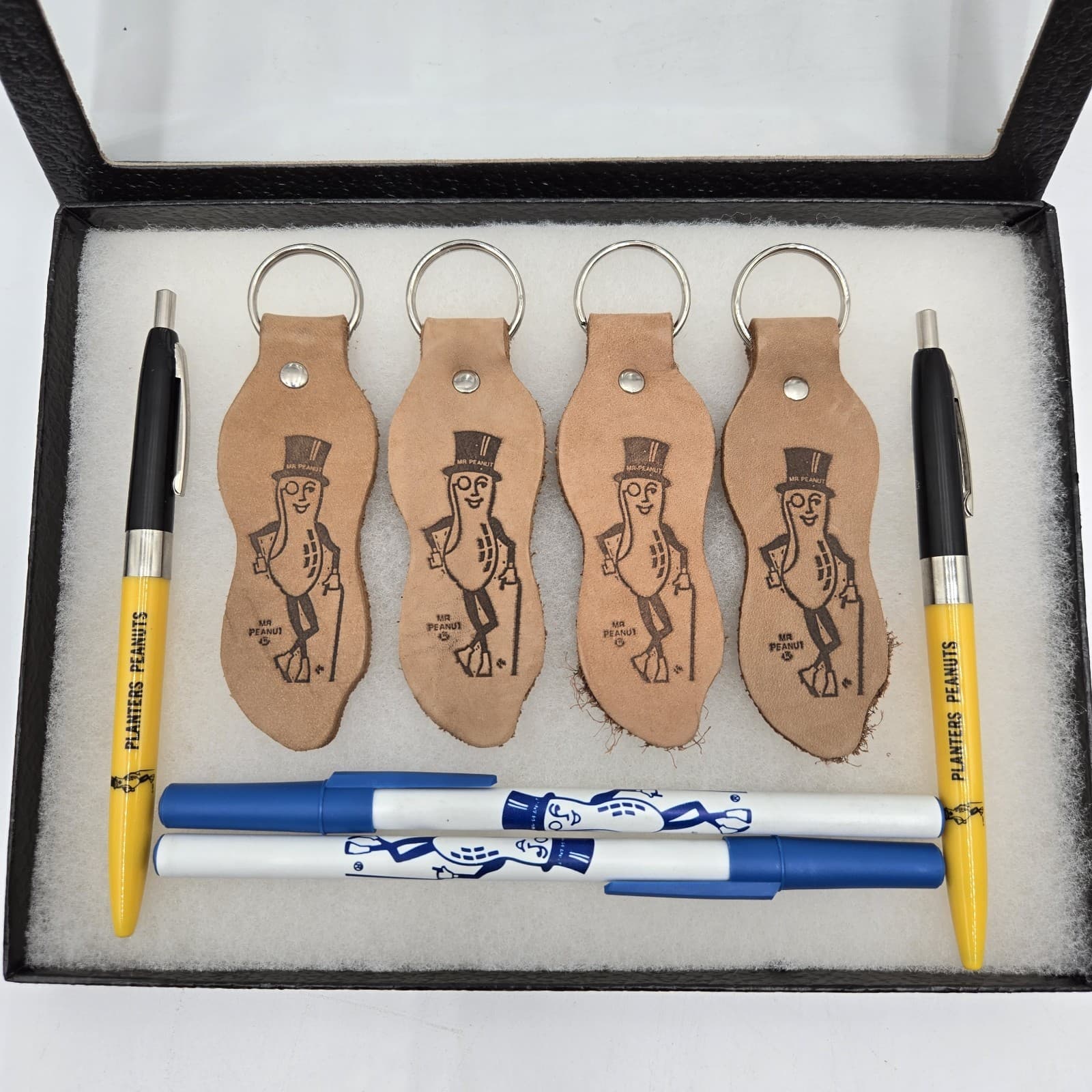 Planters Mr. Peanut Lot of 4 Leather Key Chains & 4 Ball Point Pens in Case 3