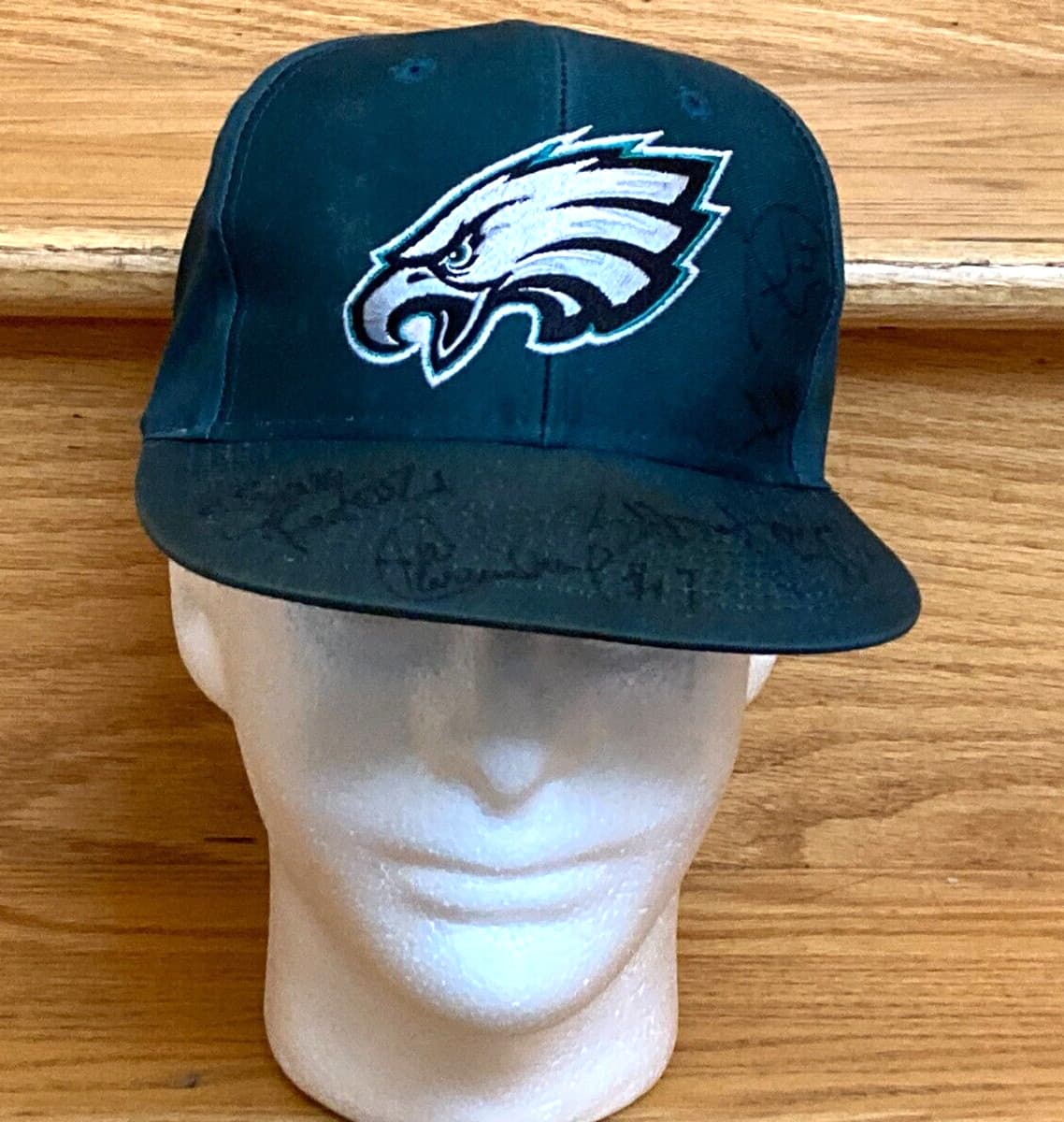 Philadelphia 1998-Eagles Hat/Cap NFL Autos w/Harold Carmichael, Hoying