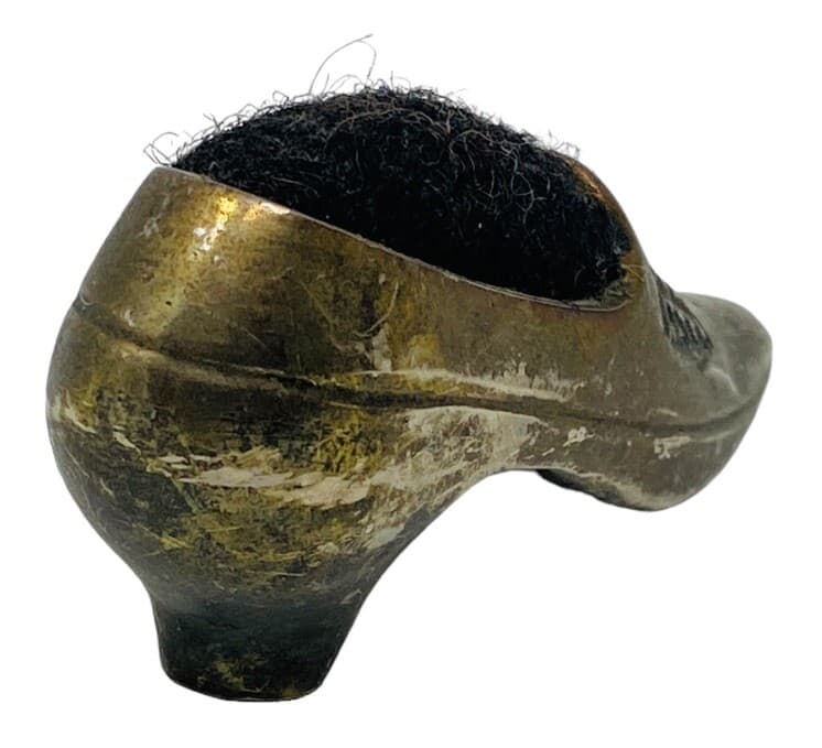 3-1/2” ANTIQUE METAL SHOE PIN CUSHION, TARNISH, AS IS 4