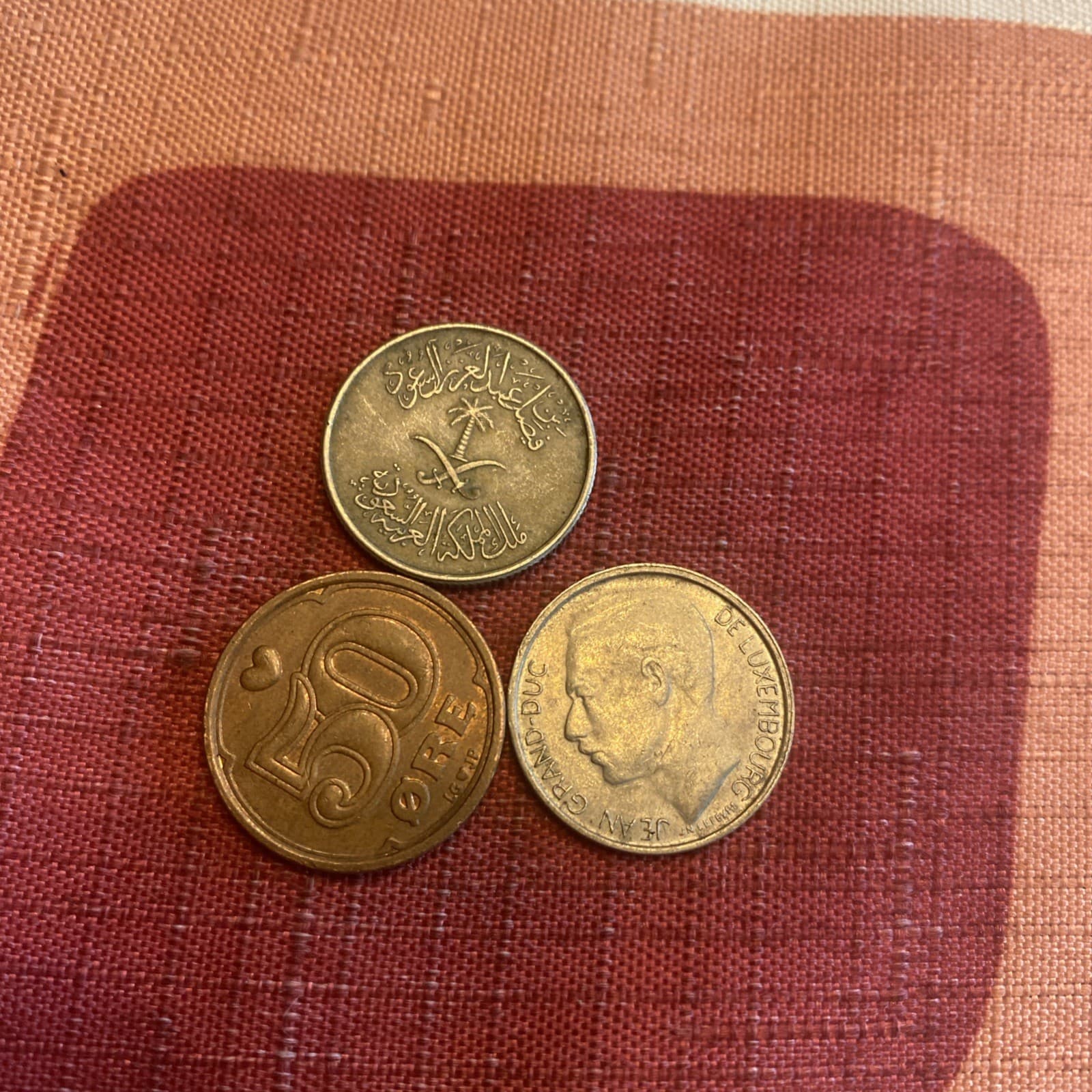 Saudi Arabia -  10 Halalah, Denmark 1990 50 Ore, Luxembourg 1972 Franc- Coins 3 2