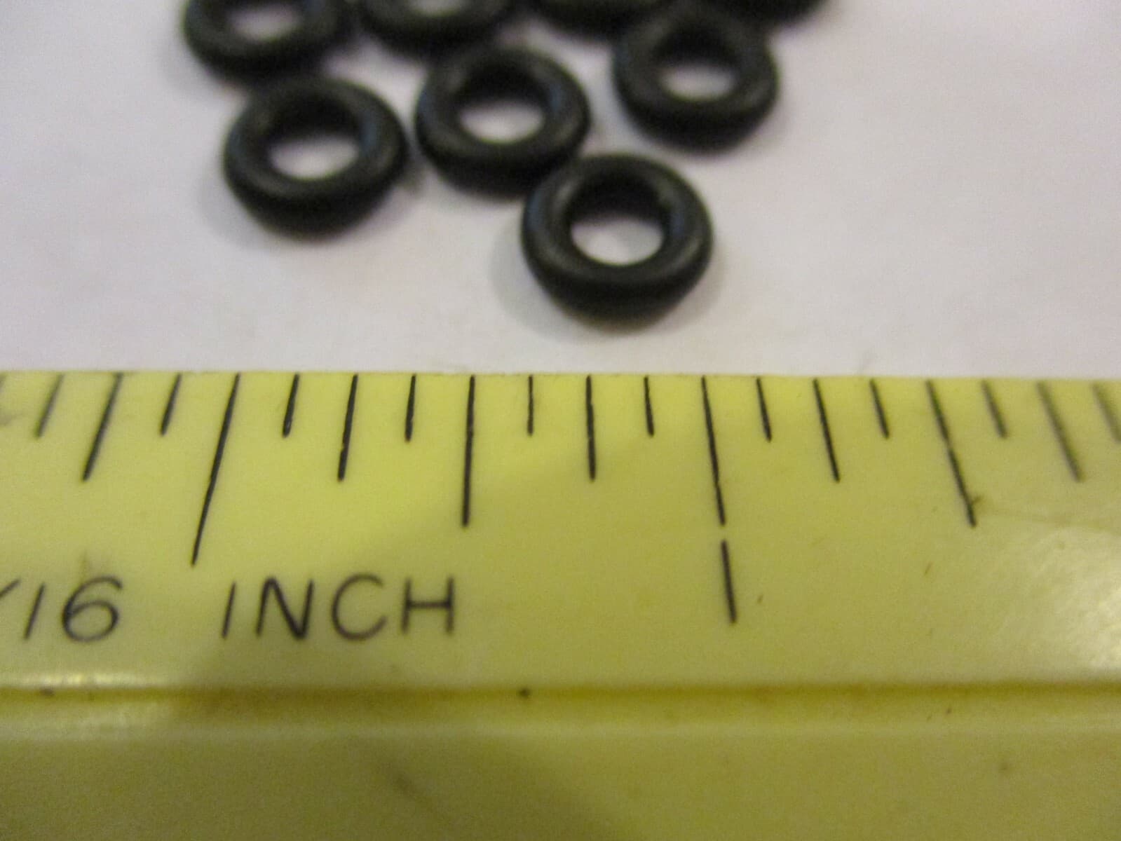 006 O-ring. 1/8" ID x 1/4" OD x 1/16" thick. Buna-70.  Quan 10. 6