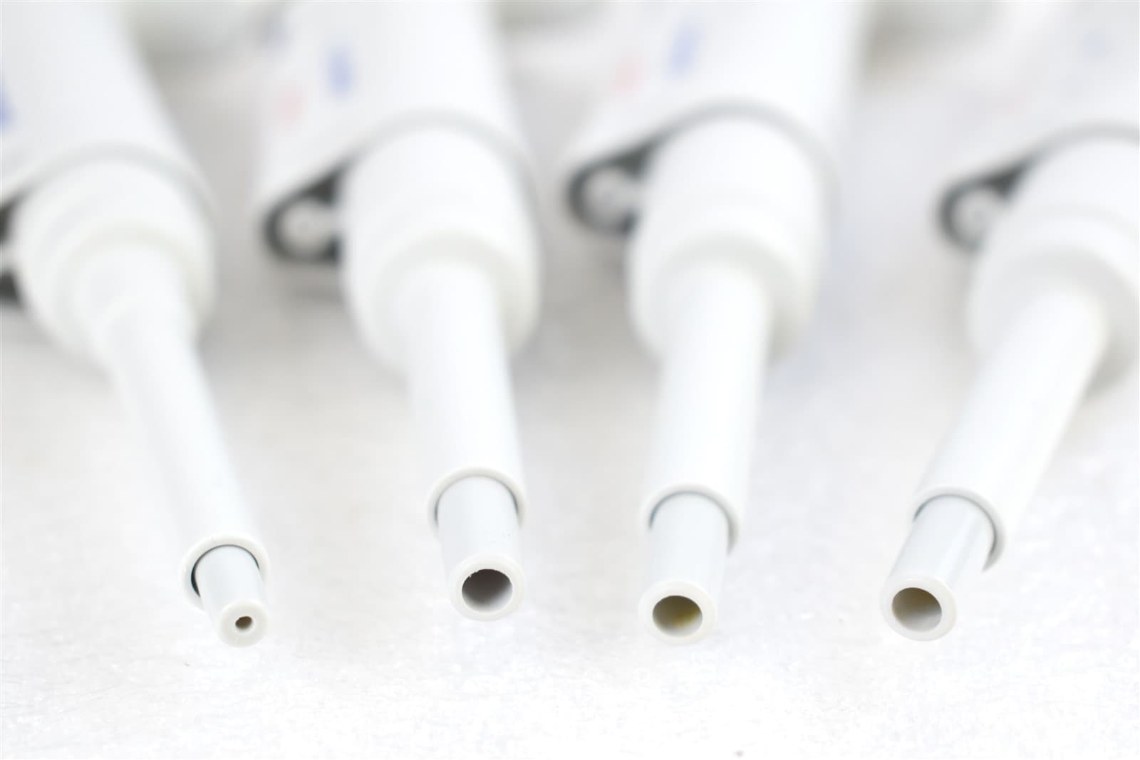 LOT of 4 Eppendorf Research Single Channel Pipette (1x 20-200uL + 3x 100-1000uL) 3