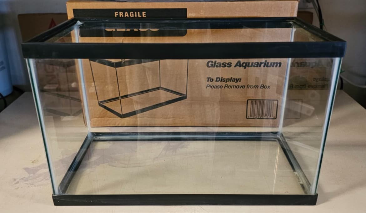 10 Gallon Glass Fish Tank Aquarium - Ideal for Freshwater, Tropical, & Plants