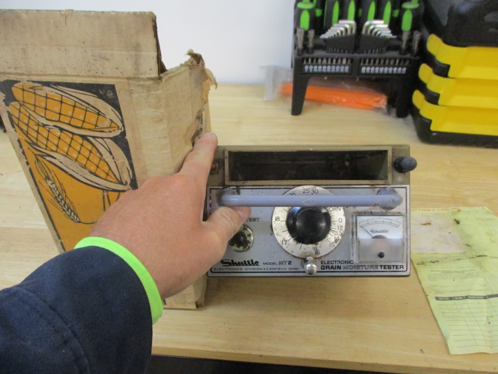 Vintage Shuttle Mt2 Grain Moisture Tester Collectible Agricultural Tools