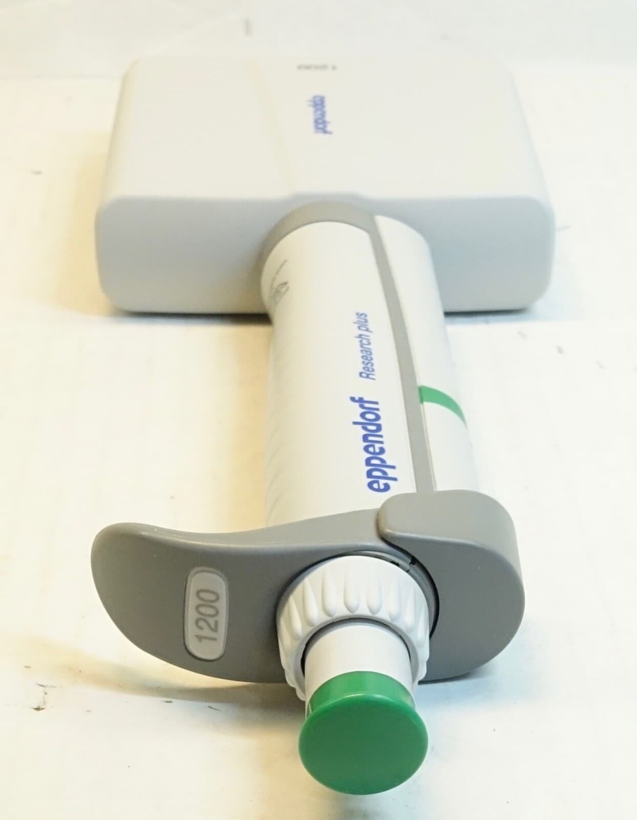Eppendorf Research Plus 8, Multi-Channel 1200 Pipet, Pipette; 120-1200uL 2
