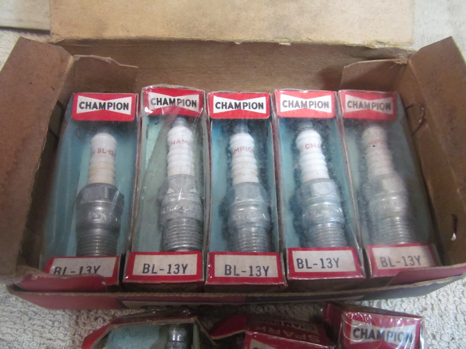 (8) NOS CHAMPION SPARK PLUGS, BL-13Y, 14 MM, IN THE ORIGINAL BOX, USA MADE. 5