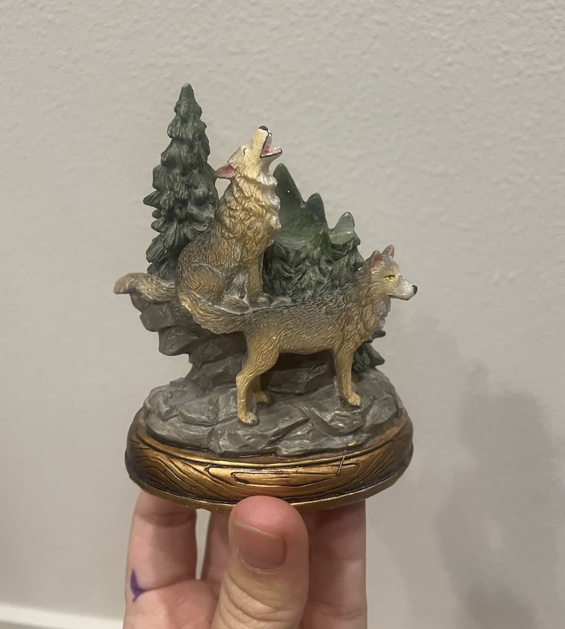 Howling Wolves Gray Forest Rocks Figurine Wolf Resin Sculpture Majestic Howl 3