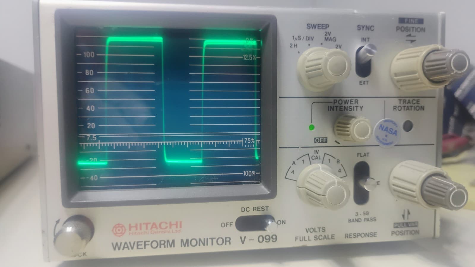 Very Clean Perfect Working Hitachi V-089 & V-099 Vectorscope & Waveform Monitor 5