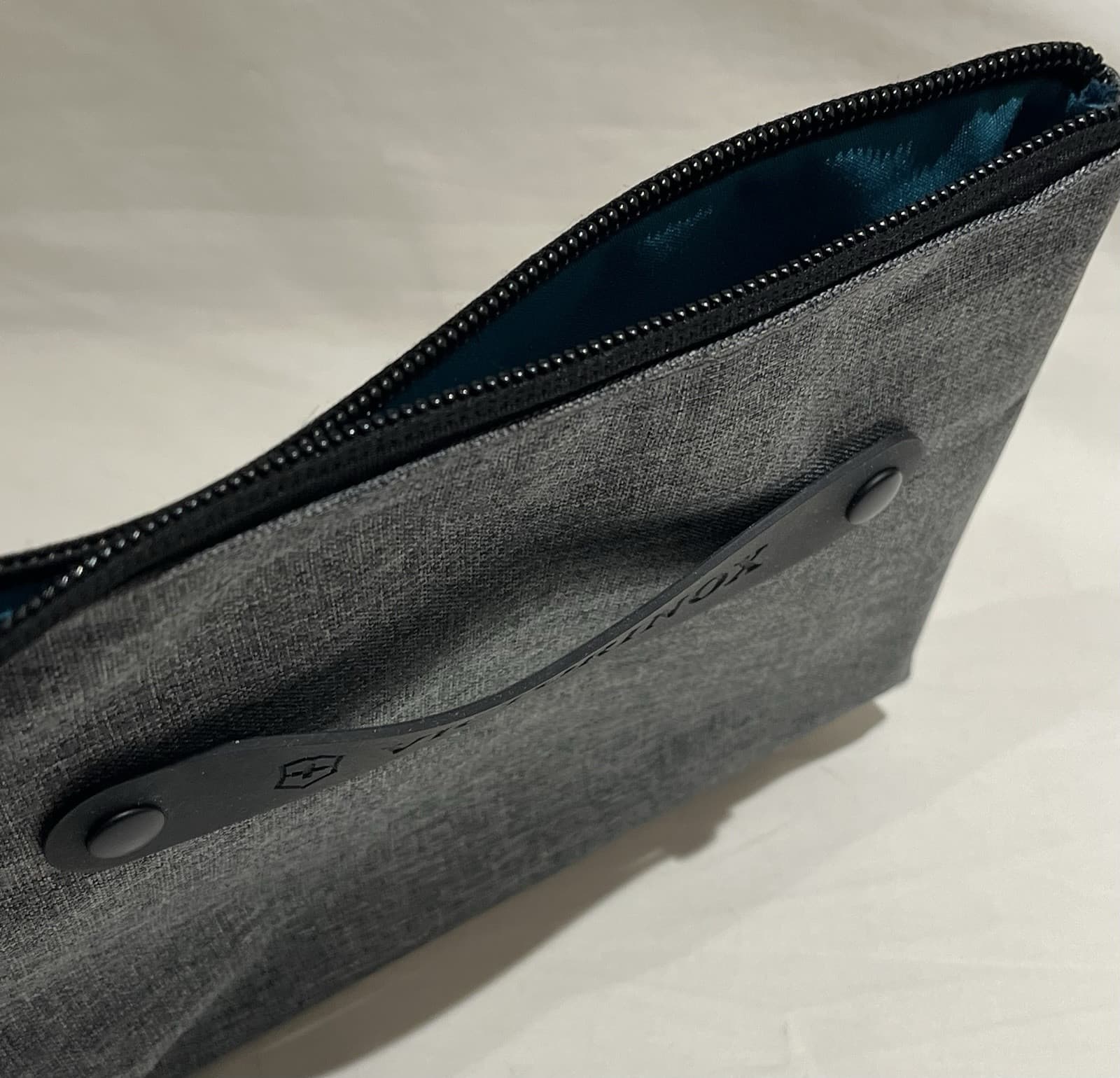 Swiss International Airlines Victorinox Zippered Inflight Amenity Bag *empty* 5