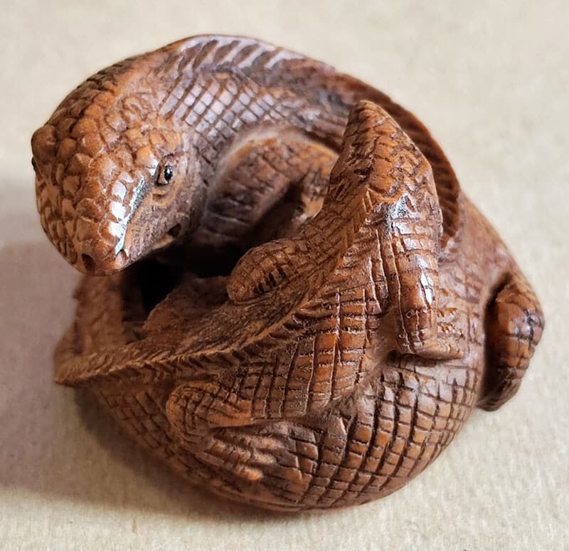 Y8286 - 2" Hand Carved Boxwood Netsuke Figurine - 2 Stunning Lizard 4