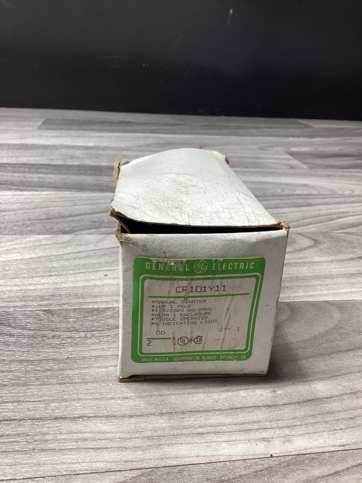 General Electric CR101Y11 Manual Starter 1HP, 1-P Toggle Switch #120G158*CO