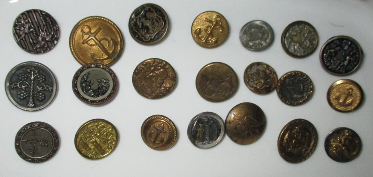 LOT 21 ANTIQUE VICTORIAN METAL PICTURE BUTTONS - BIRDS TREE OF LIFE HORSESHOE ++ 3