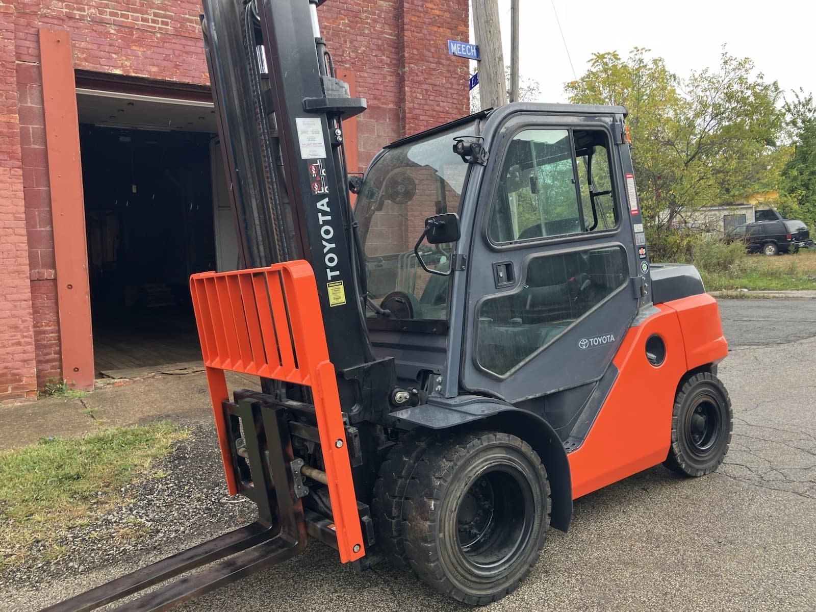 2020 Toyota 8000 LB  Solid Pneumatic Forklift With Side Shift and  2 Stage Mast 2