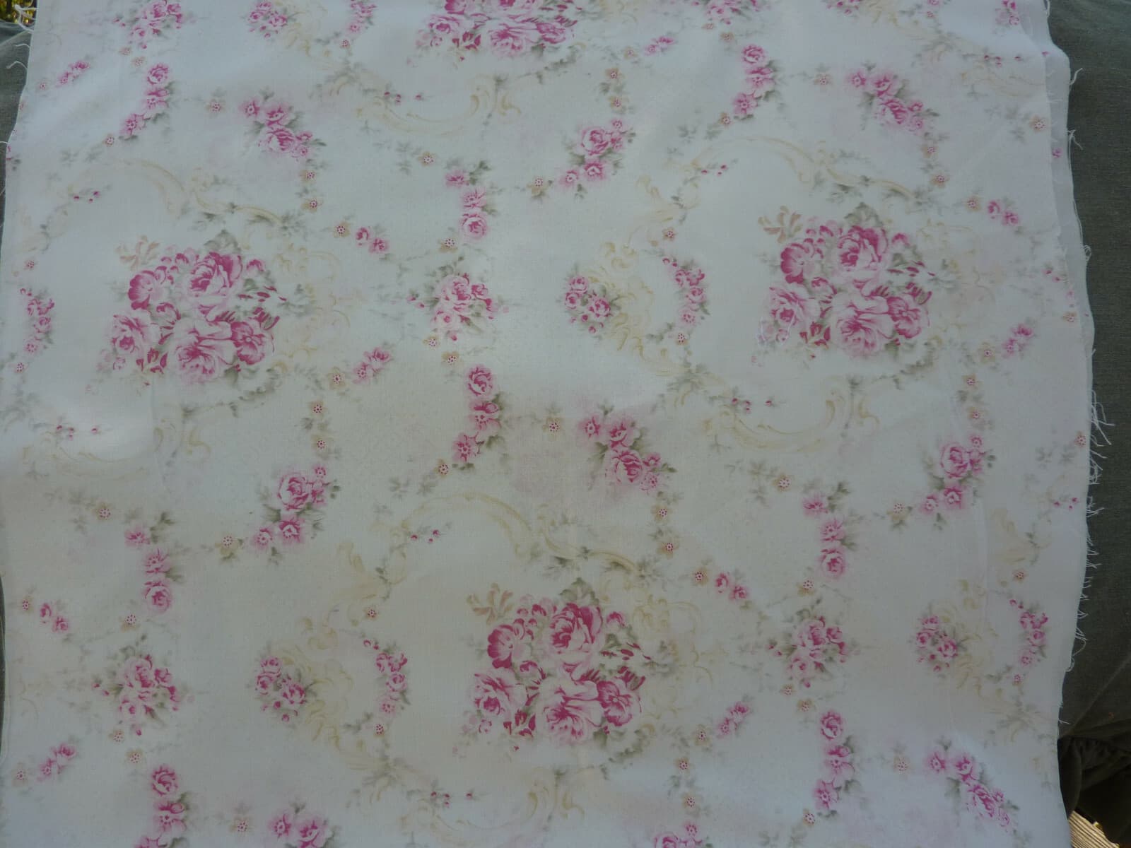 Yuwa Roseblossom Garland Cartouche Pink Roses  Cottage White  Shabby Chic Fabric 4