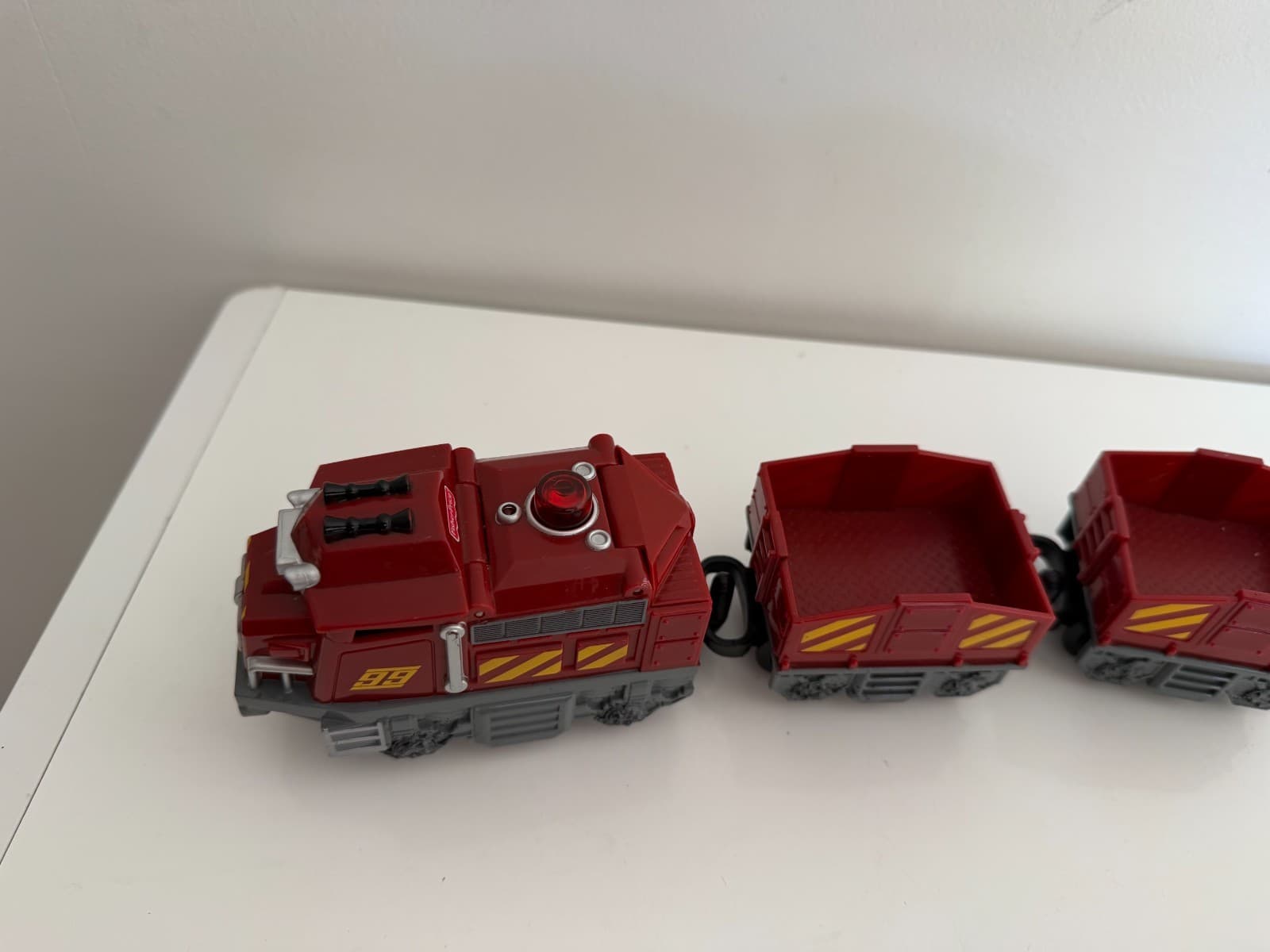 Fisher Price GeoTrax ~ Bull & Bruno! Toughest Team #99 Engine cars & figure 4