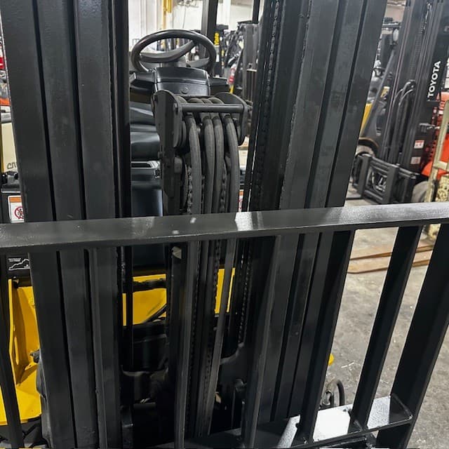 2020 Yale GLC060VX 6000lb Used Forklift Triple Mast Sideshift Fork Positioner 6