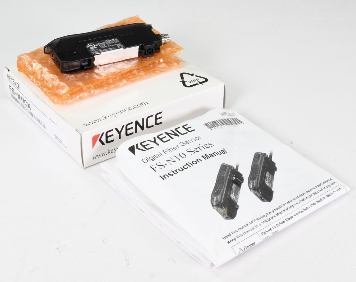 KEYENCE FS-N11CN Fiber Optic Sensor NEW 2