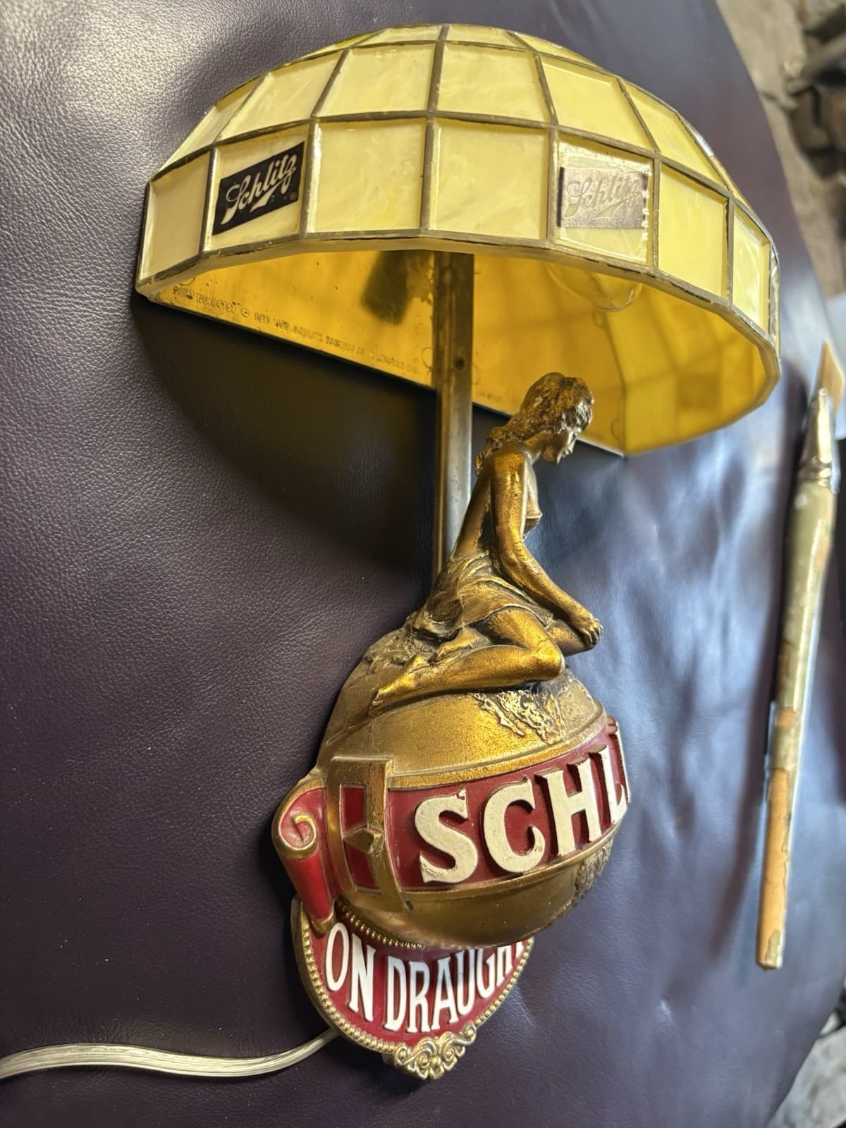 Vintage 1970s Schlitz On Tap Lighted Sign W/Girl Sitting On Top Of World Globe 5