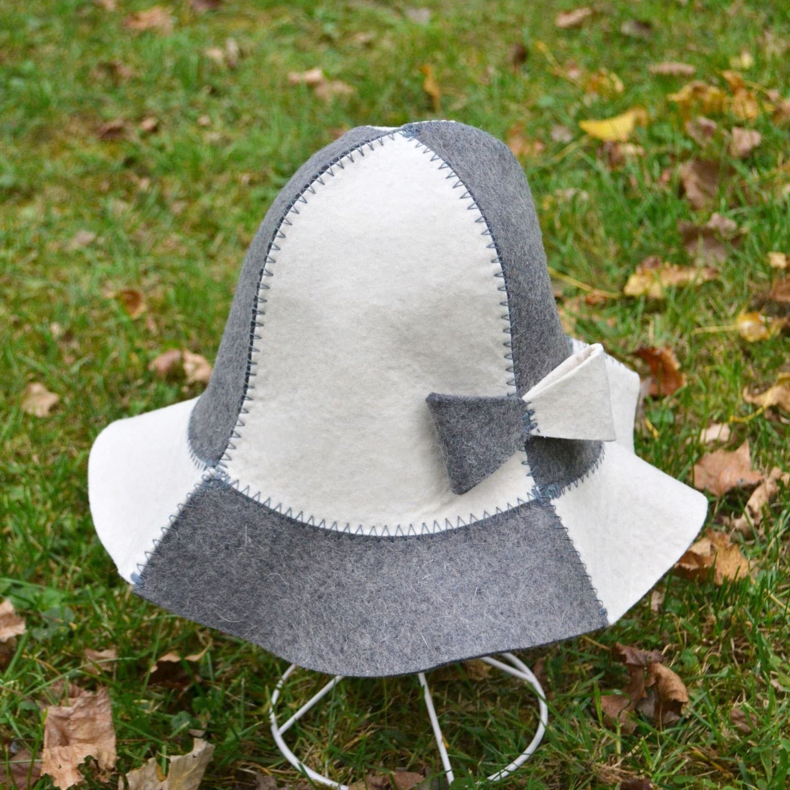 Ladies Sauna Hat Elegant White and Gray Wool Felt Hat 4