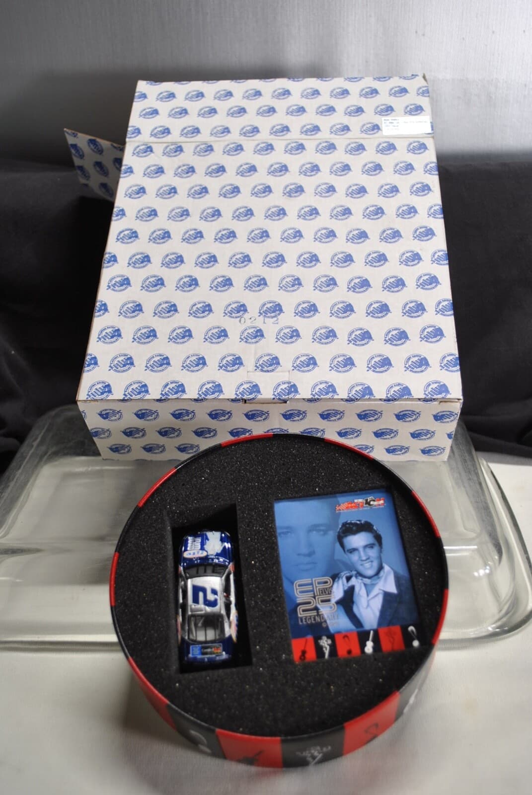 Nascar Rusty Wallace MILLER LITE /ELVIS PRESLEY 25TH ANNIVERSARY 1:64 CAR IN TIN