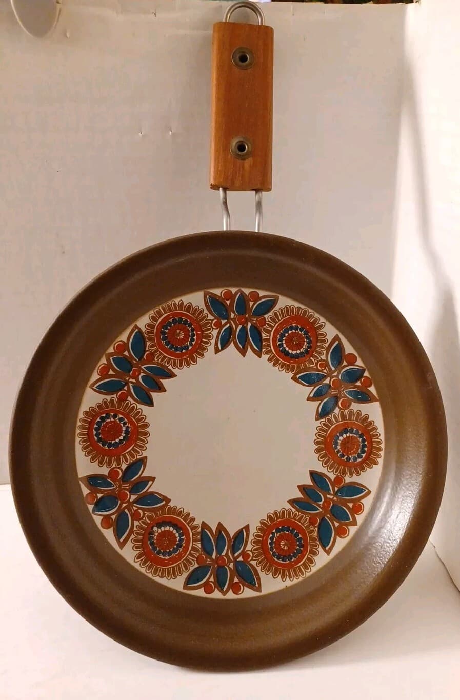 Figgjo Norge Flameware Skillet with Wooden Handle Decor Astrid