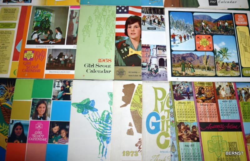 VINTAGE GIRL SCOUT - COMPLETE SET 1957-1981 GIRL SCOUT CALENDARS - LOT OF 25 4