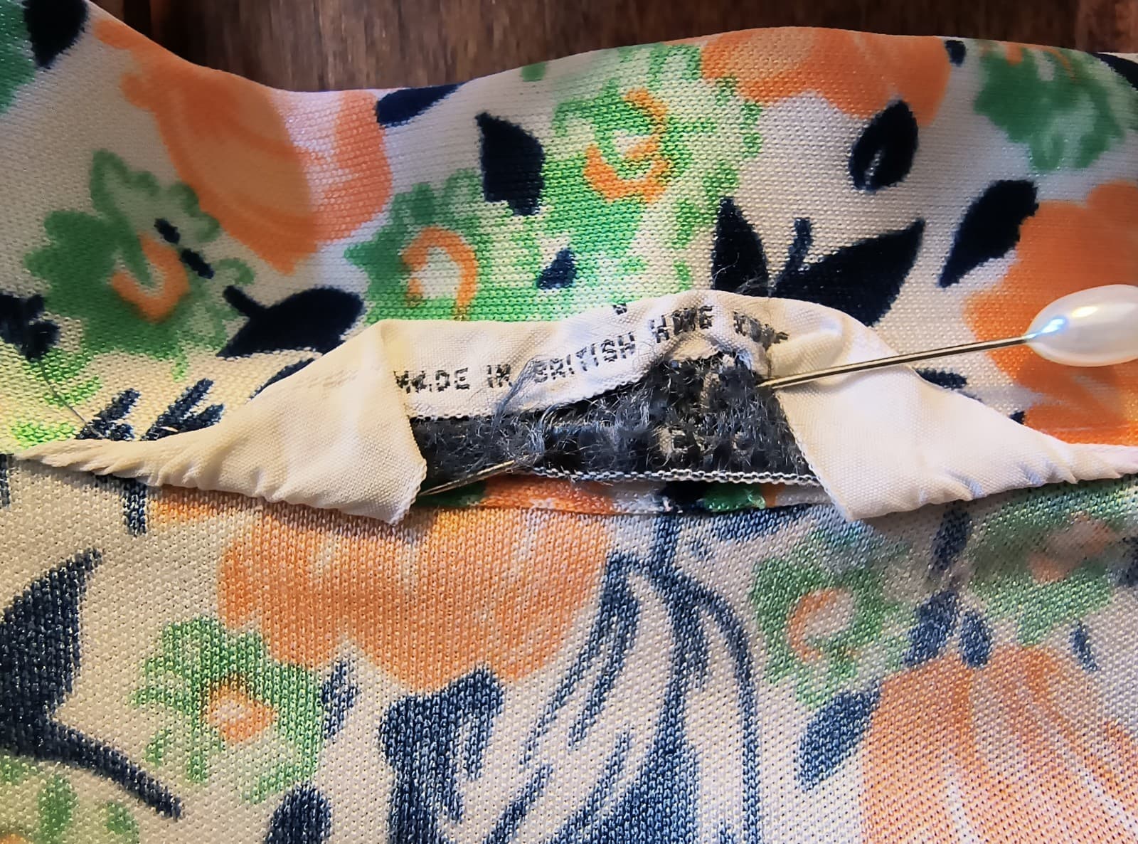 Women's vintage Hooper blouse, delightful tulip print,  made British Hong King  5