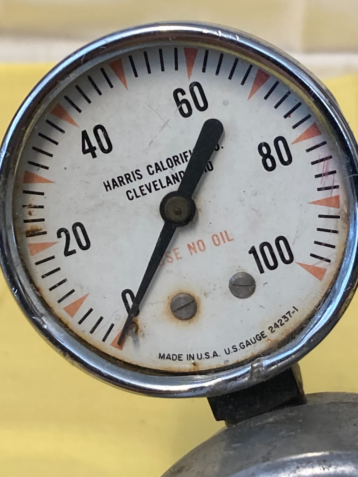 Vintage Harris compressed dual gas regulator Model 25-80 2