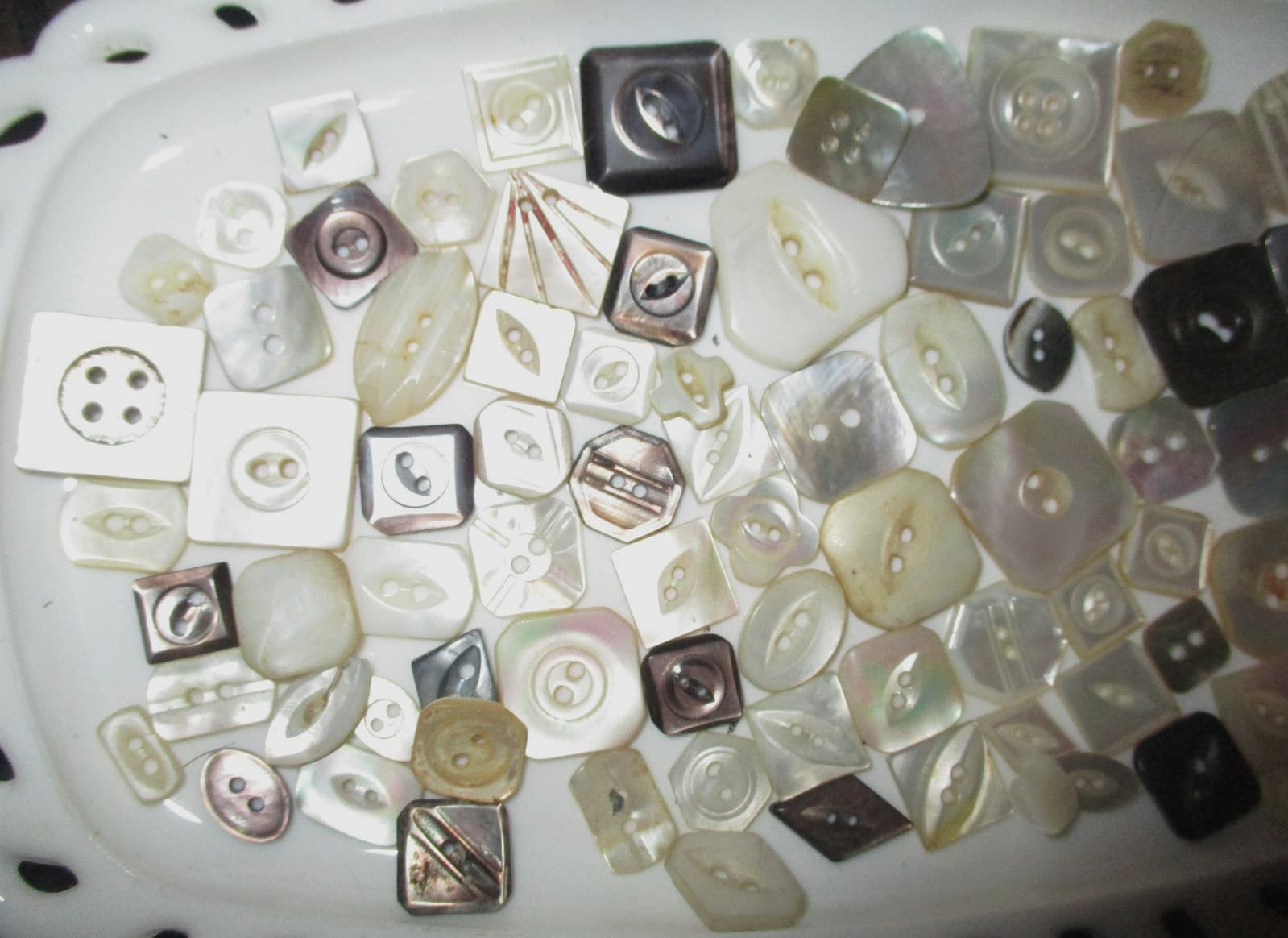 LOT 80+ ANTIQUE MOTHER OF PEARL MOP BUTTONS - ALL DIFFERENT SHAPES MANY CARVED 6