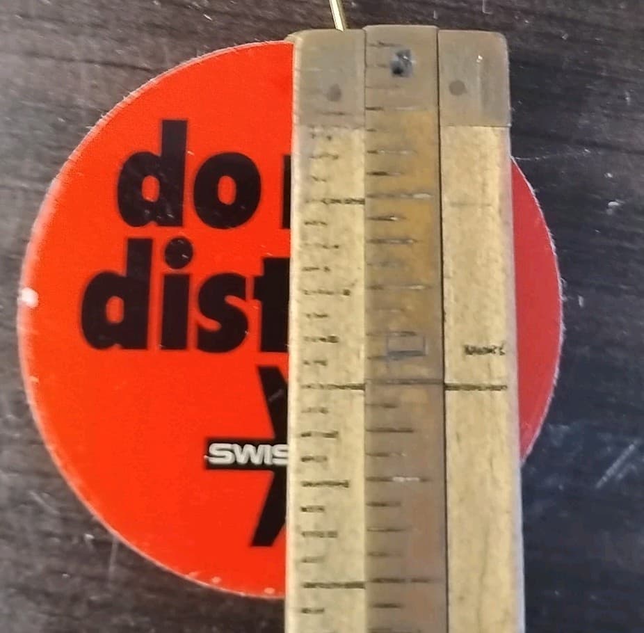 Vintage 1970s SwissAir Airlines DO NOT DISTURB Round Red Button Token Sticker 3