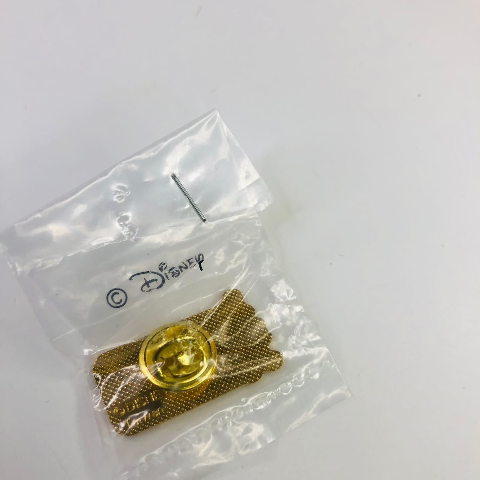 Disney Pins Cast Member Mickey Mouse Spoken Language Pin Japanese 2