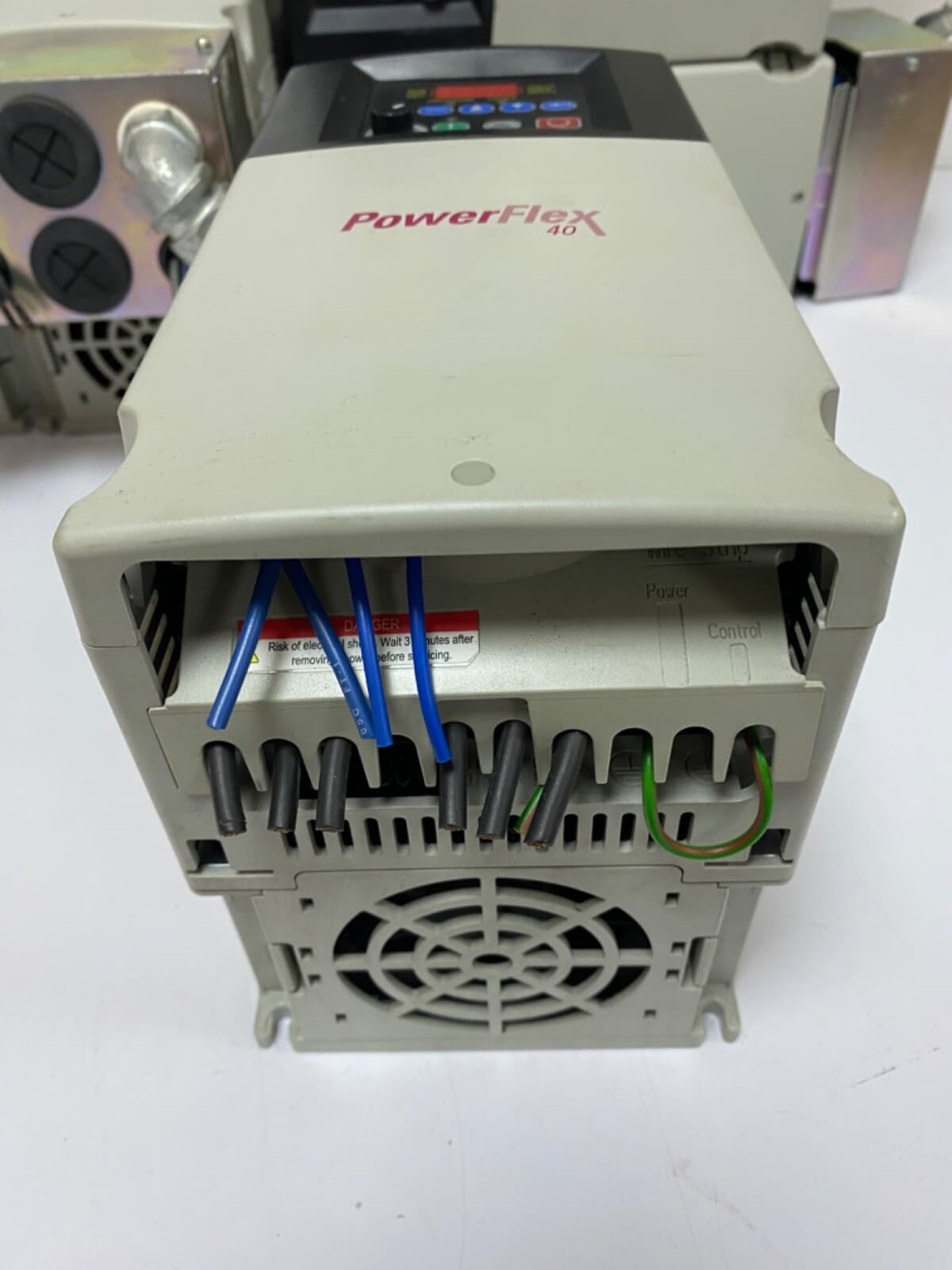 Allen Bradley 22B-D012N104 /A PowerFlex 40 AC Drive 7.5HP 5.5kW 400VAC 3-Phase 6
