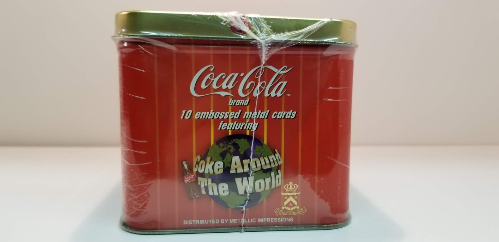 Coca Cola Coke Around the World Tin with Metal Cards 2