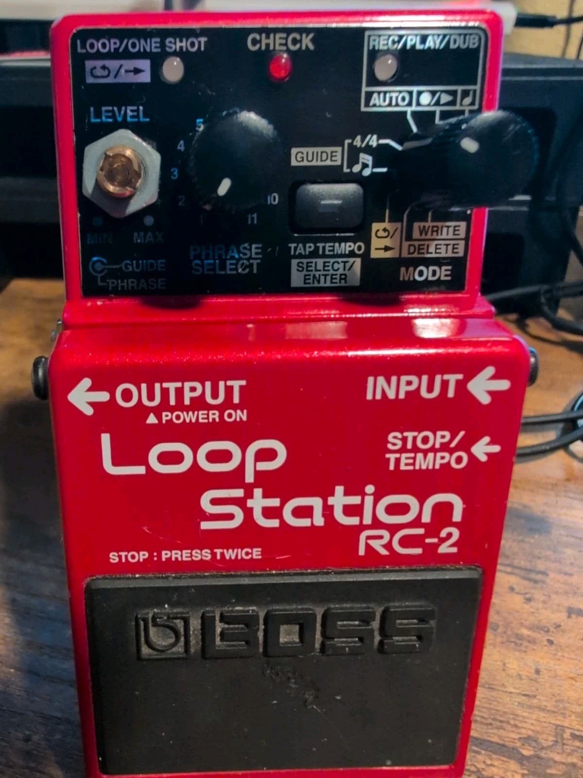 BOSS RC 2 Loop Station Guitar Effects Pedal with Box 2