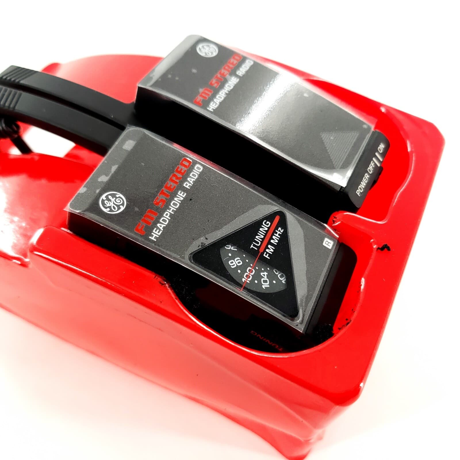 GE General Electric 7-1285 FM Stereo Collapsible FM Radio Brand New Damaged Pads 6