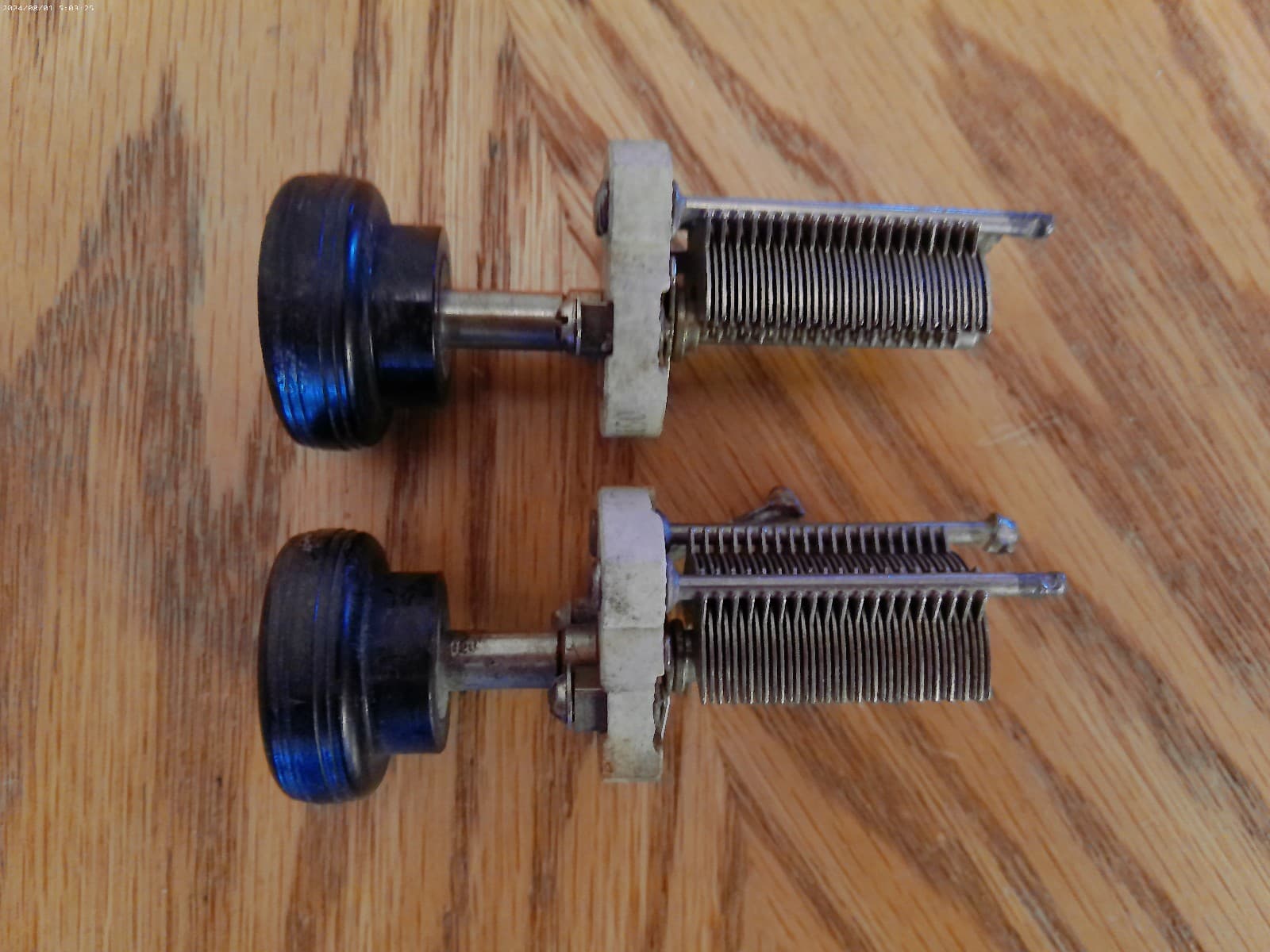 Pair of Used Variable Capacitors Tested Good 150pf 3