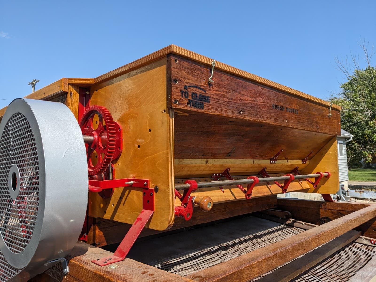 Clipper Seed & Grain Cleaner (Fanning Mill) Super 68D Seed Separator 6