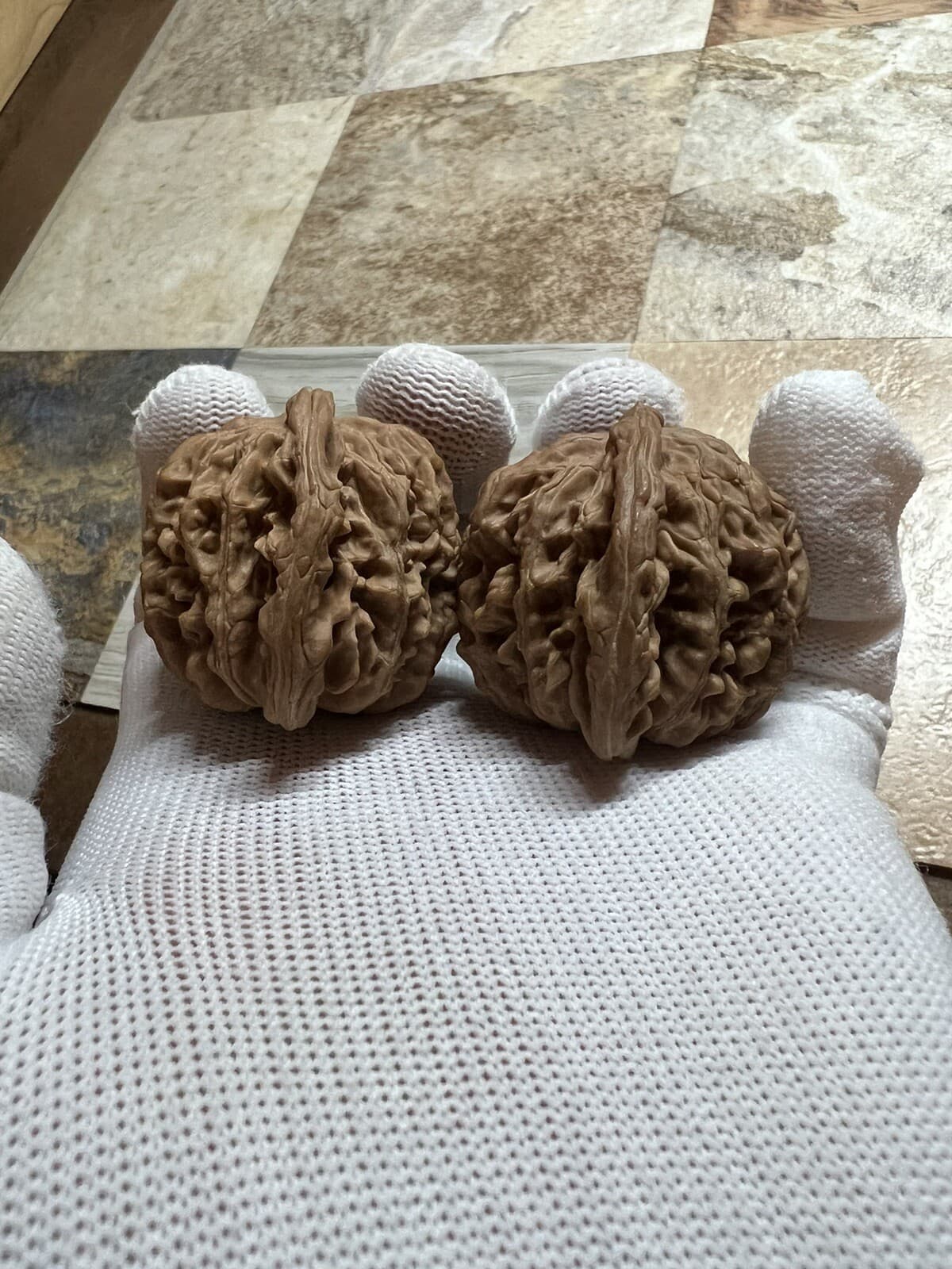 Pair of  Match Chinese Health Walnut 43.5× 39×37mm精配文玩核桃～四座楼 3