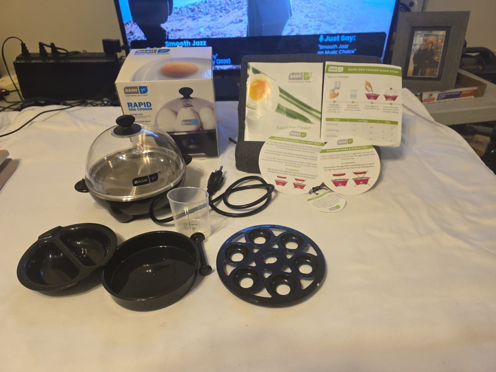 DASH RAPID EGG COOKER 6 CAPACITY ELECTRIC HARD BOILED POACHED SCRAMBLED FREE SH 2