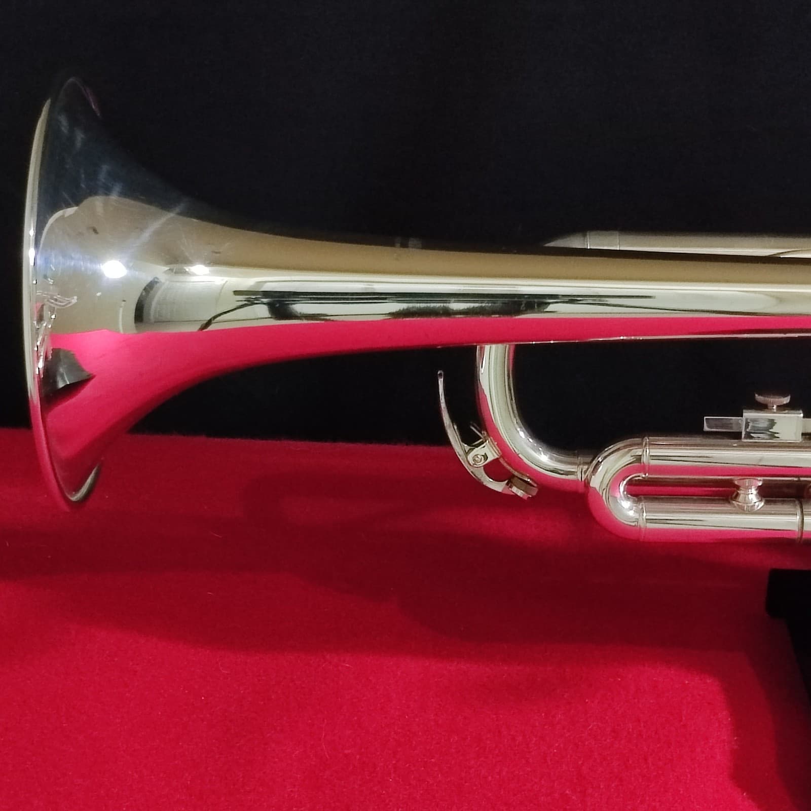 YAMAHA Trumpet YTR-1335S Silver With Mouthpiece and Case 6