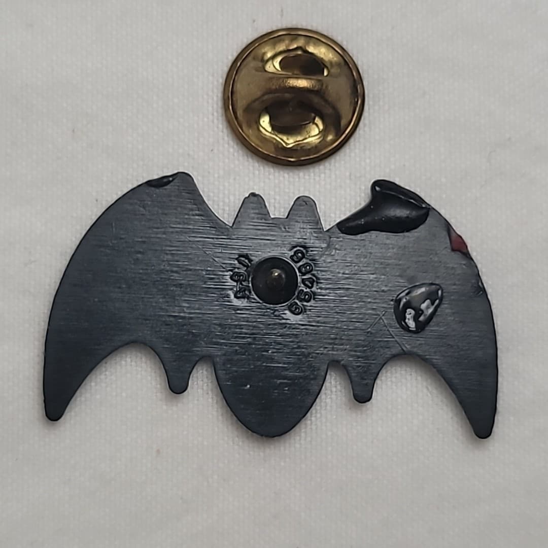 Budweiser Beer Black Bat Vintage Halloween Promo Advertising Hat Lapel Pin 2