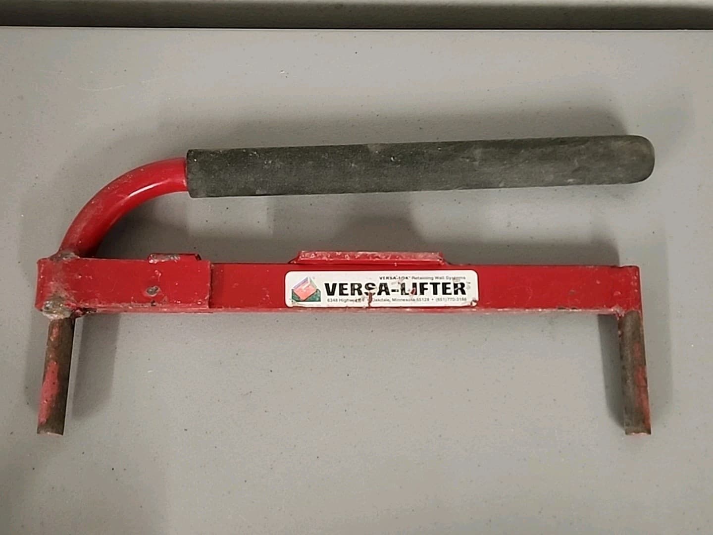 VERSA-LOK Versa Lifter Tool for Retaining Wall Systems
