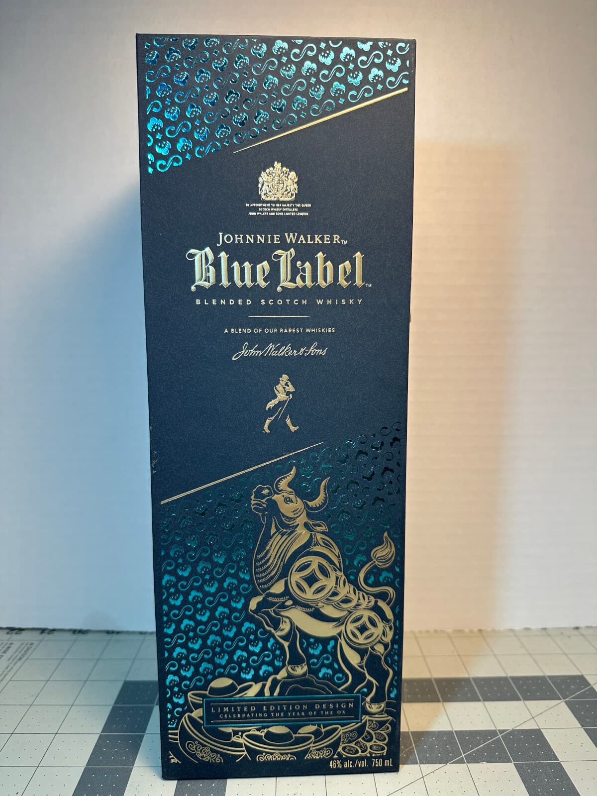 Johnnie Walker YEAR OF THE OX Blue Label LIMITED EDITION Bottle & Box EMPTY 2