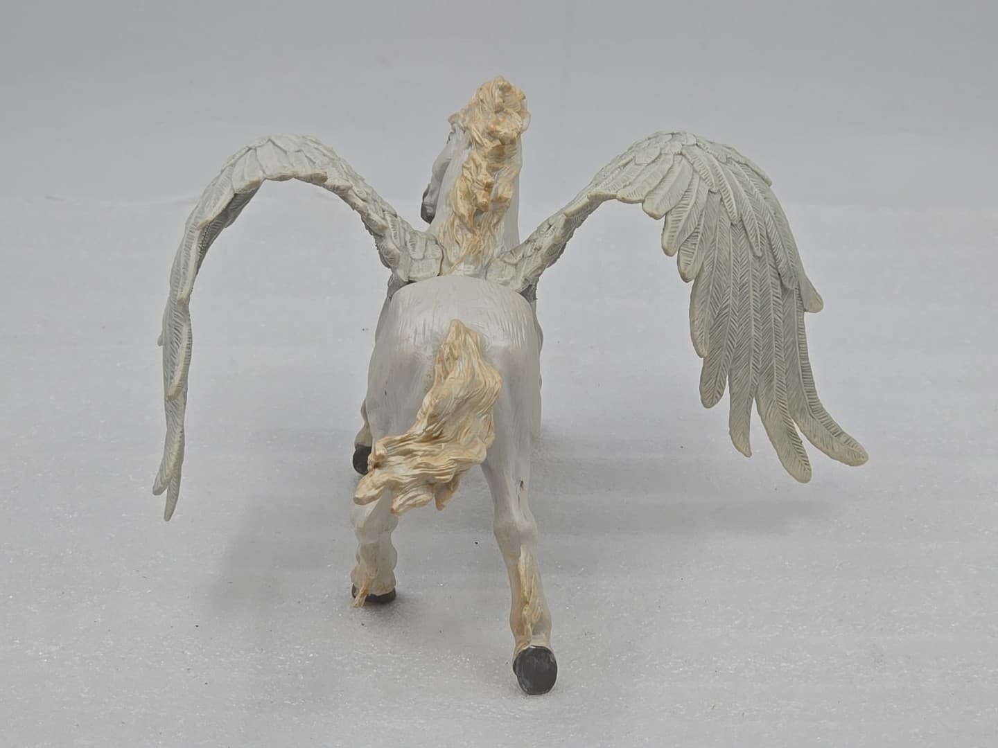 2007 Safari Ltd Pegasus Winged Horse Figure 5