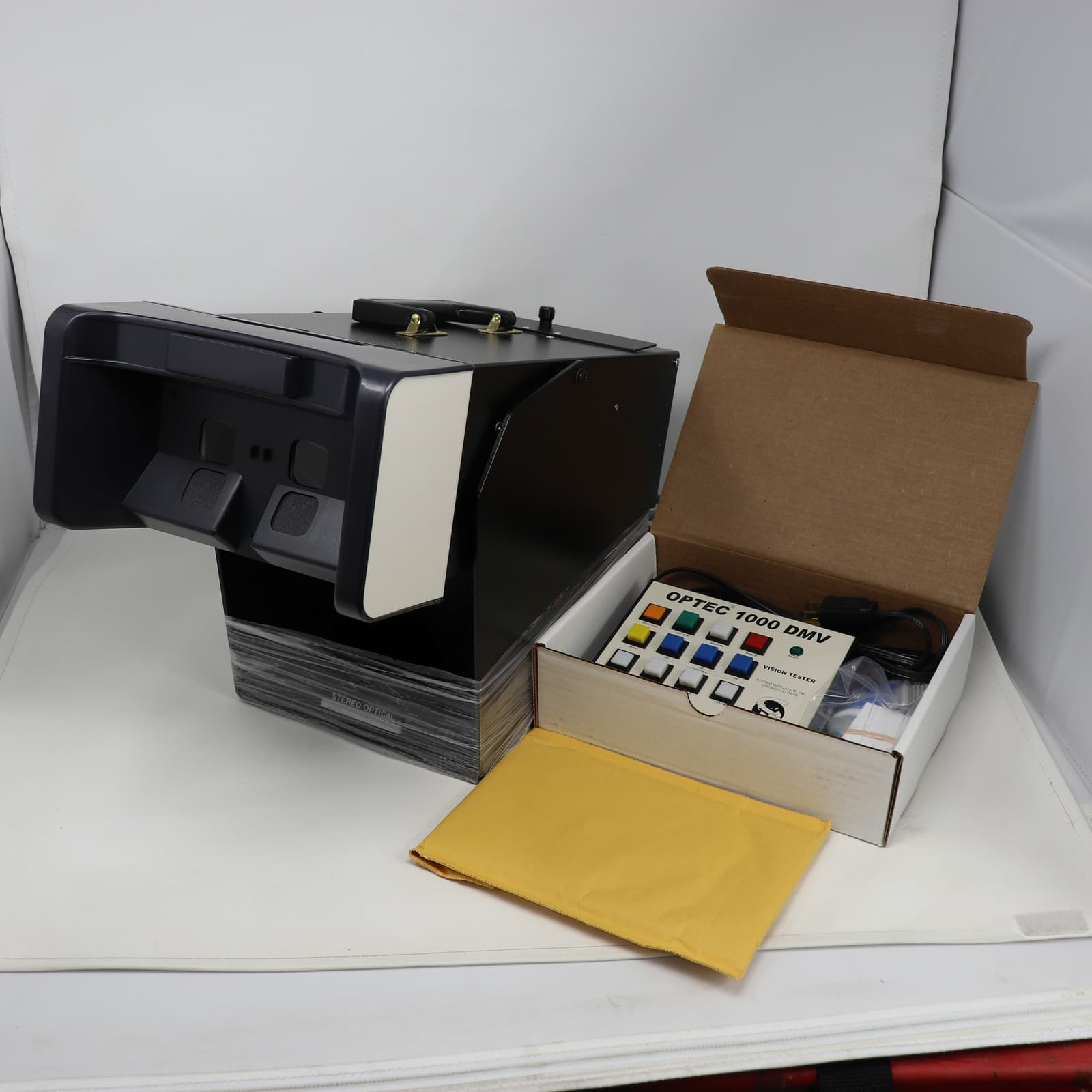 Stereo Optical Co Optec 1000 DMV Vision Screener Tester - New - Sealed Box